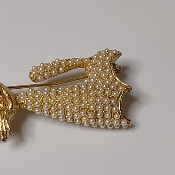 Gold Tone Faux Pearl Cat Brooch With Green Eyes - Picture 4 of 15